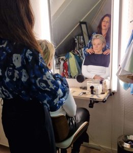 Kledingadvies en stijladvies bij I-CATCH Breda Brabant. Opleggen halsuitsnijdigen, kragen